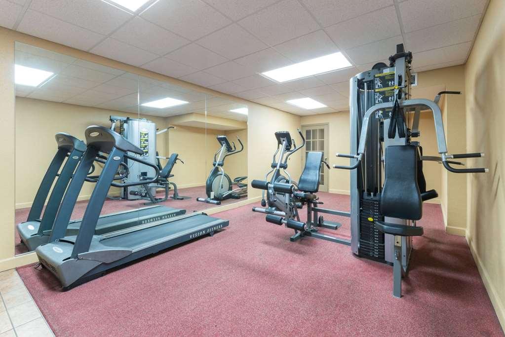Ramada By Wyndham Topeka Downtown Hotel & Convention Center מתקנים תמונה