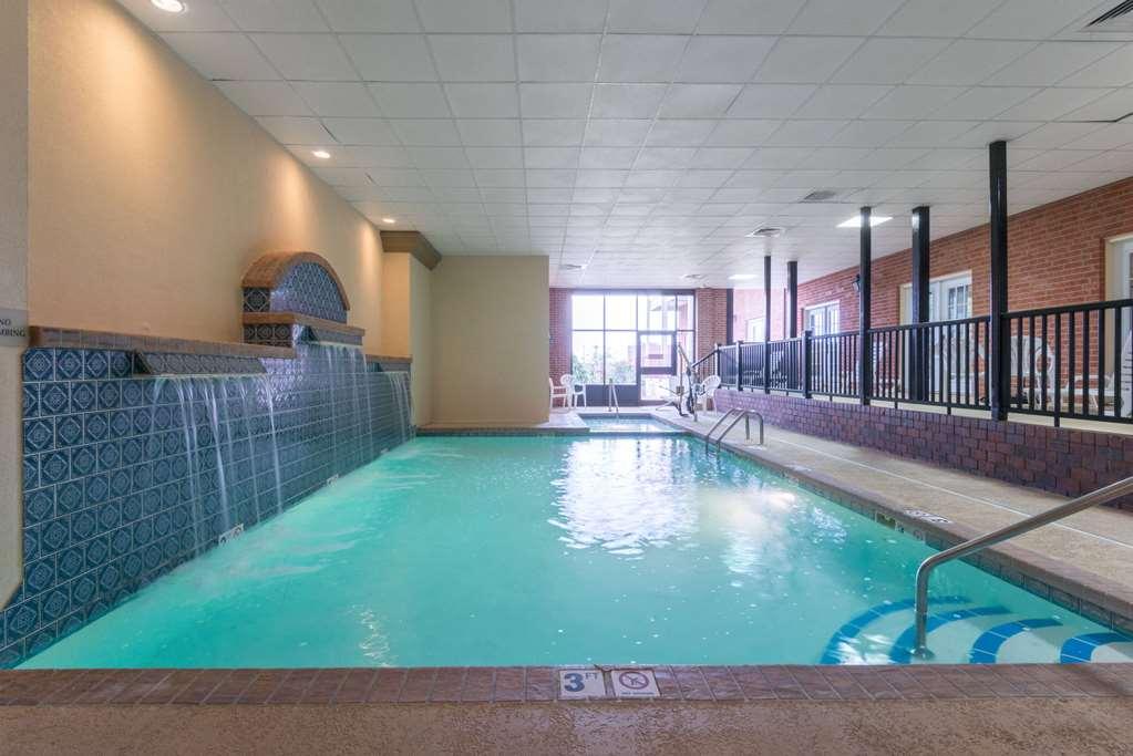 Ramada By Wyndham Topeka Downtown Hotel & Convention Center מתקנים תמונה