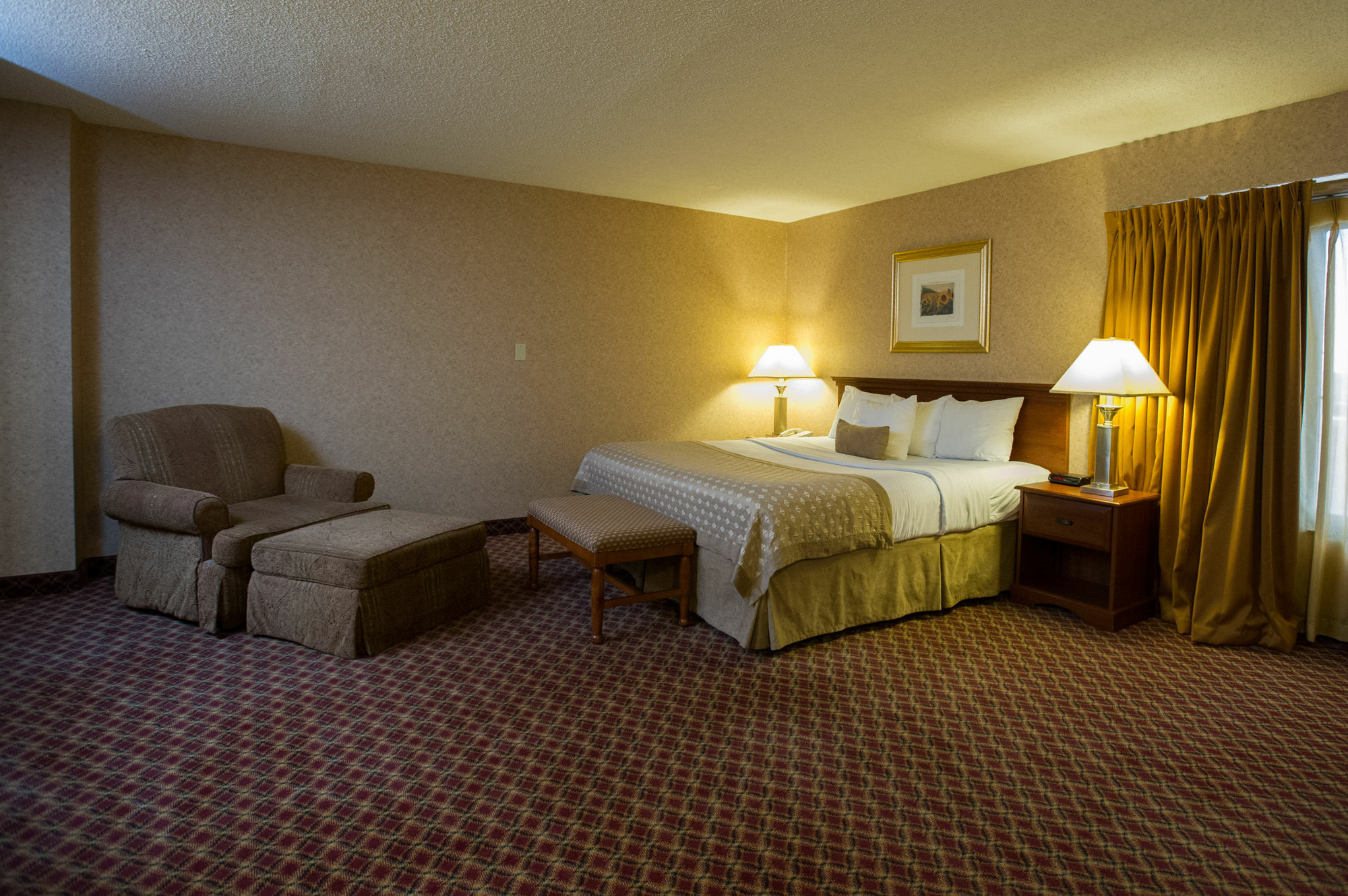 Ramada By Wyndham Topeka Downtown Hotel & Convention Center מראה חיצוני תמונה